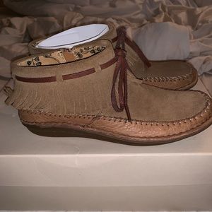 Women’s Hush Puppies. 6.5